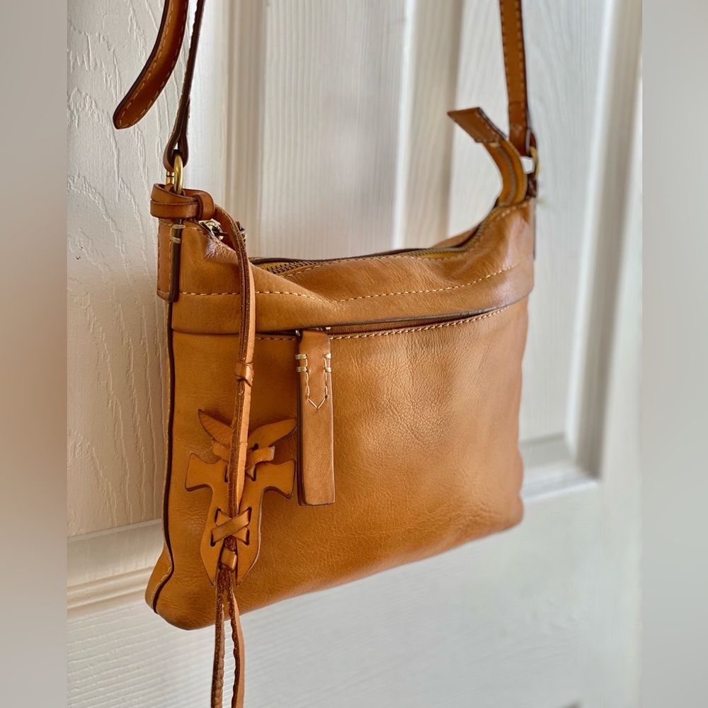 Fryer Carson medium leather crossbody bag in great condition 10 by 8.5 inches - Picture 2 of 7